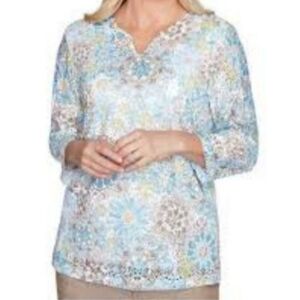 Alfred Dunner Floral Lace Blouse - Blue and White Sz.L EUC.